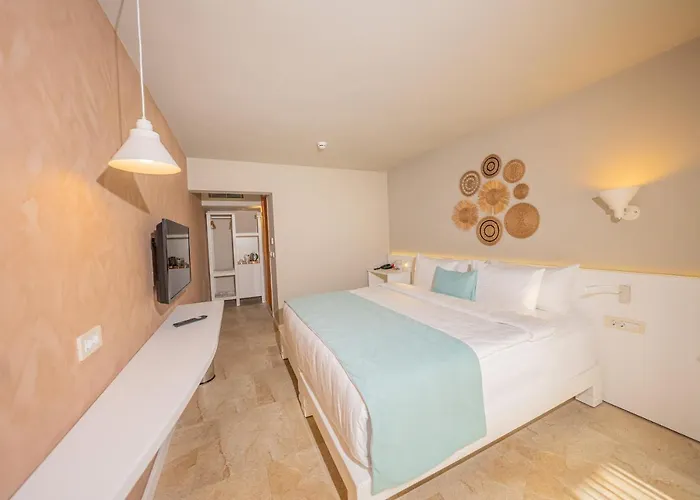 Kairos Valley Wellness & Longevity Hotel *